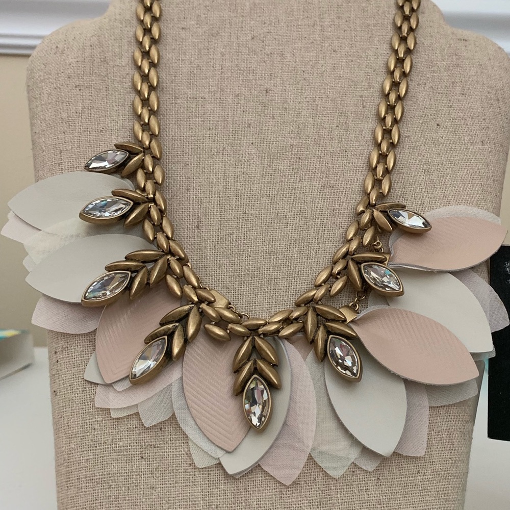 Stella/Dot Birdie Necklace